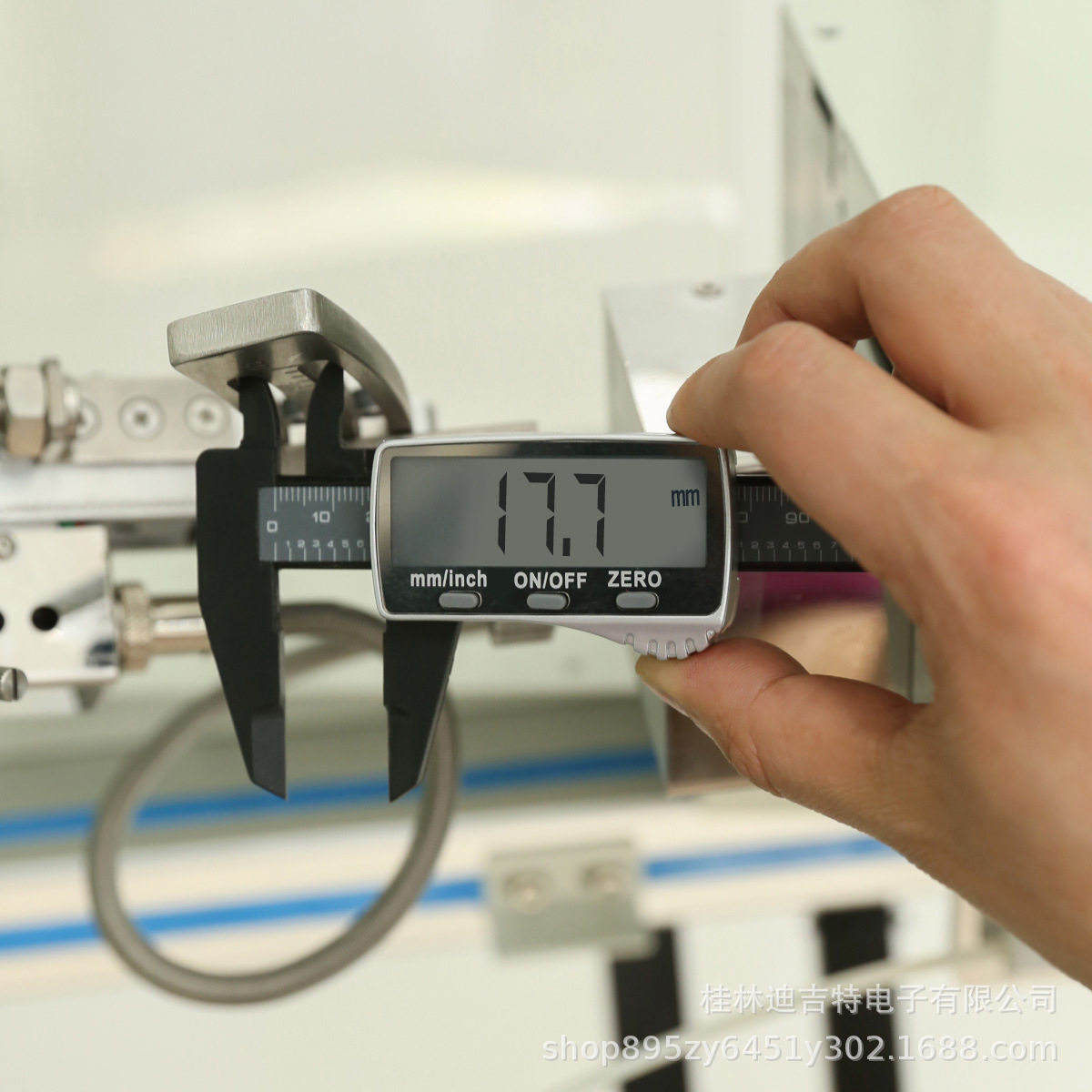 迪吉特量具 新款全屏塑料卡尺 0-150mm數(shù)顯卡尺電子卡尺數(shù)顯游標(biāo)卡尺