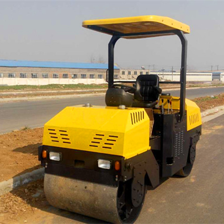 3噸座駕式振動(dòng)壓路機(jī)