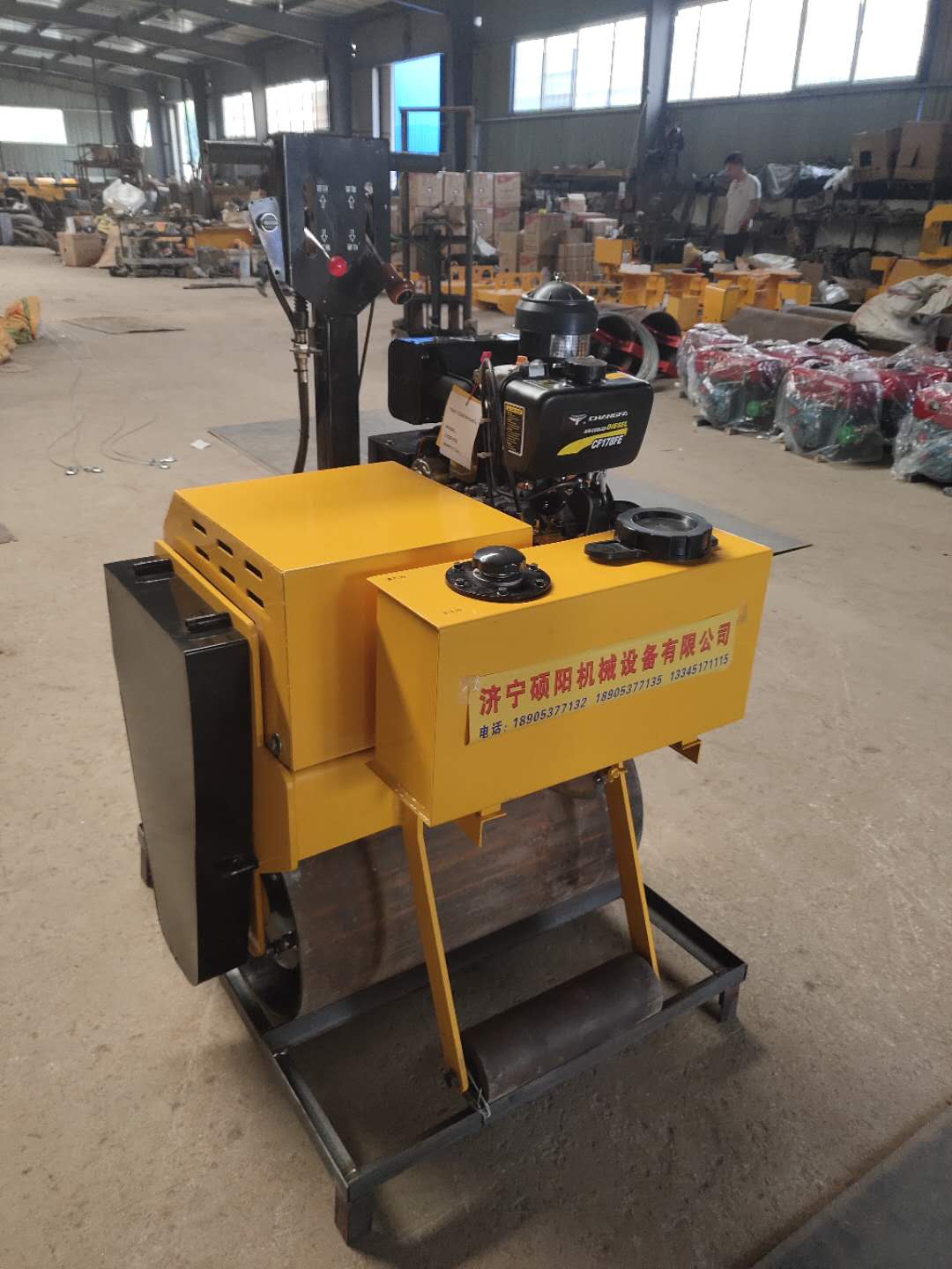 供應(yīng)手扶單鋼輪振動(dòng)壓路機(jī)　振動(dòng)壓路機(jī)　單鋼輪壓路機(jī)