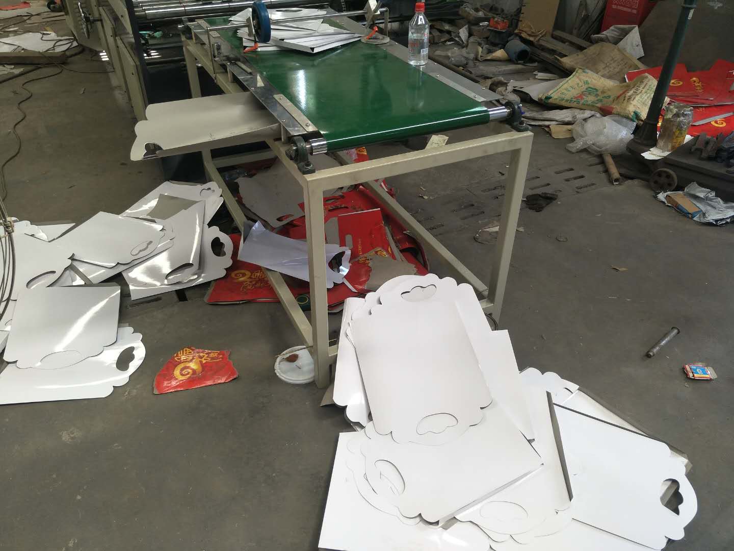 方底紙大禮包制袋機(jī) 禮品袋糊袋機(jī) 帶印刷紙大禮包制造機(jī)