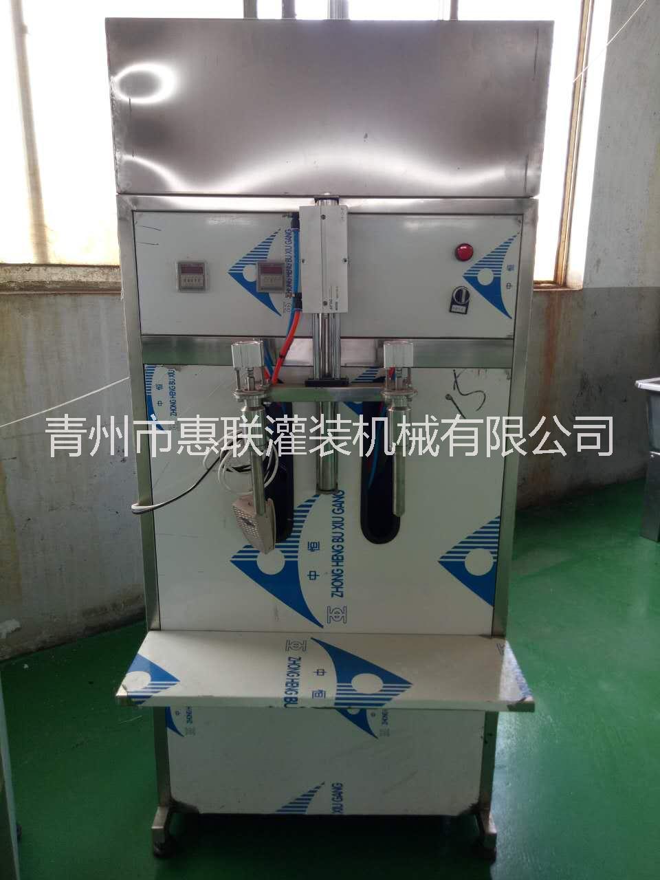 小型半自動白酒灌裝機(jī)  桶裝酒灌裝機(jī) 散酒灌裝設(shè)備