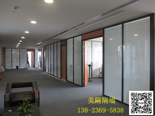 深圳成品辦公室玻璃隔斷