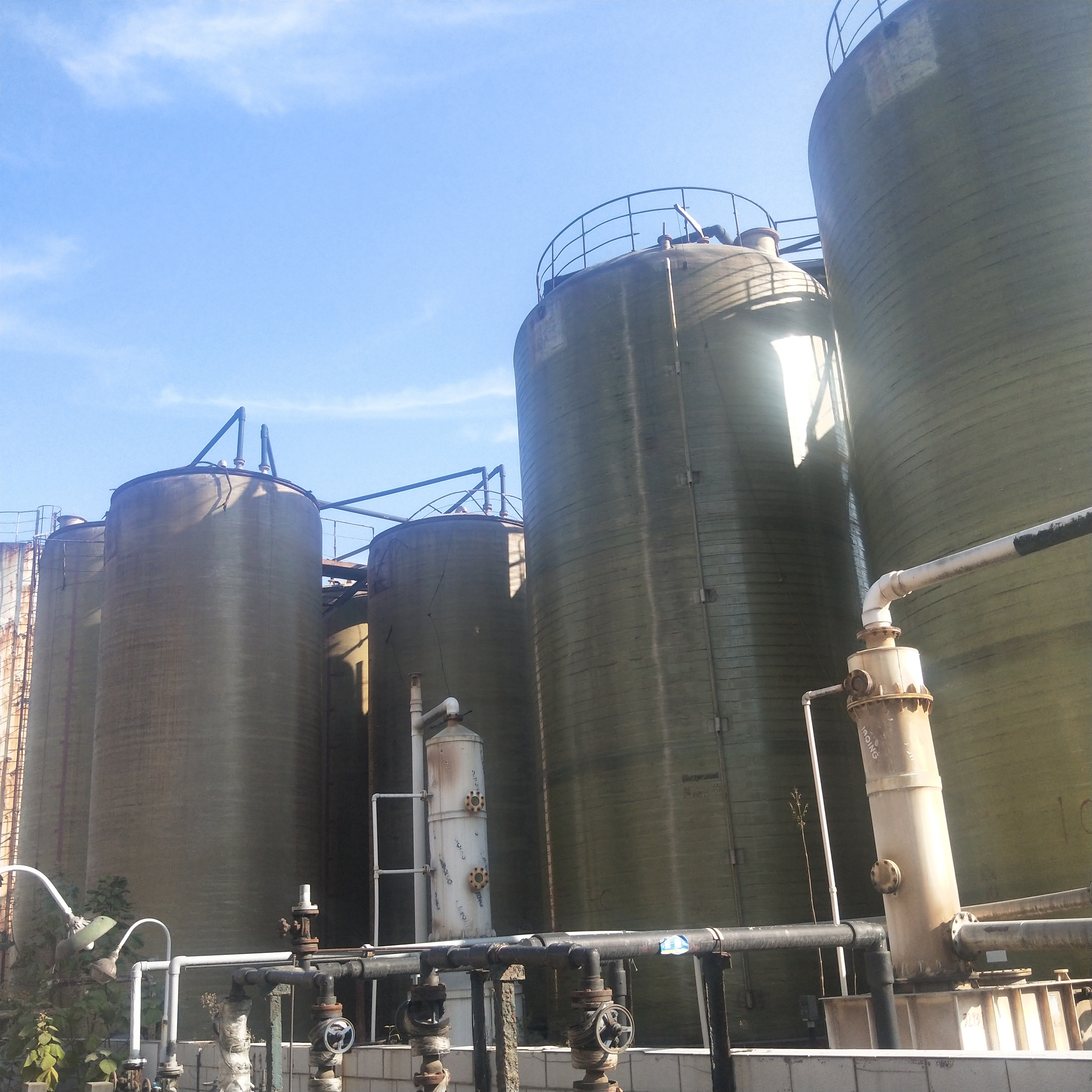 出售二手立式玻璃鋼儲(chǔ)罐 臥式玻璃鋼儲(chǔ)罐100立方