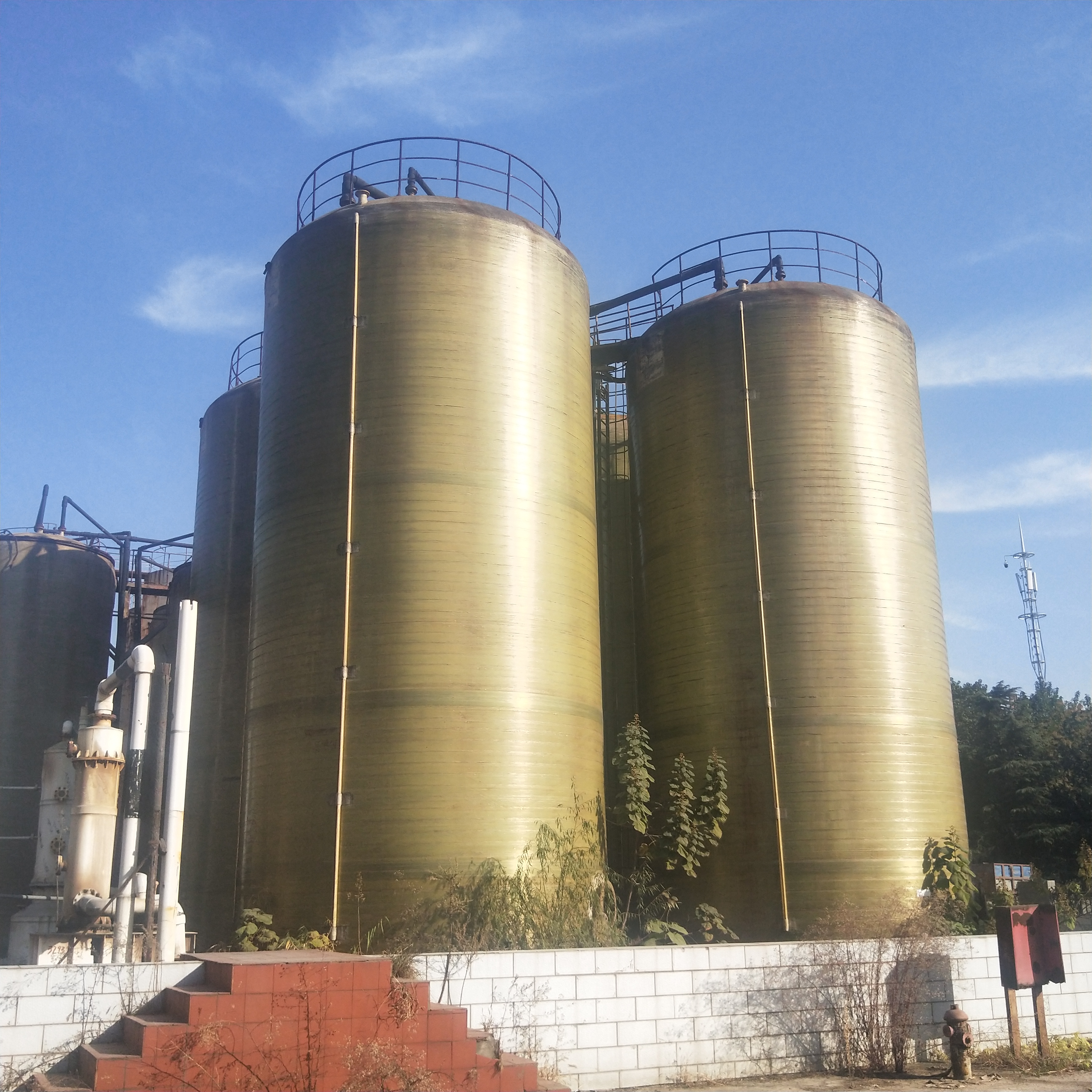 出售二手立式玻璃鋼儲(chǔ)罐 臥式玻璃鋼儲(chǔ)罐100立方