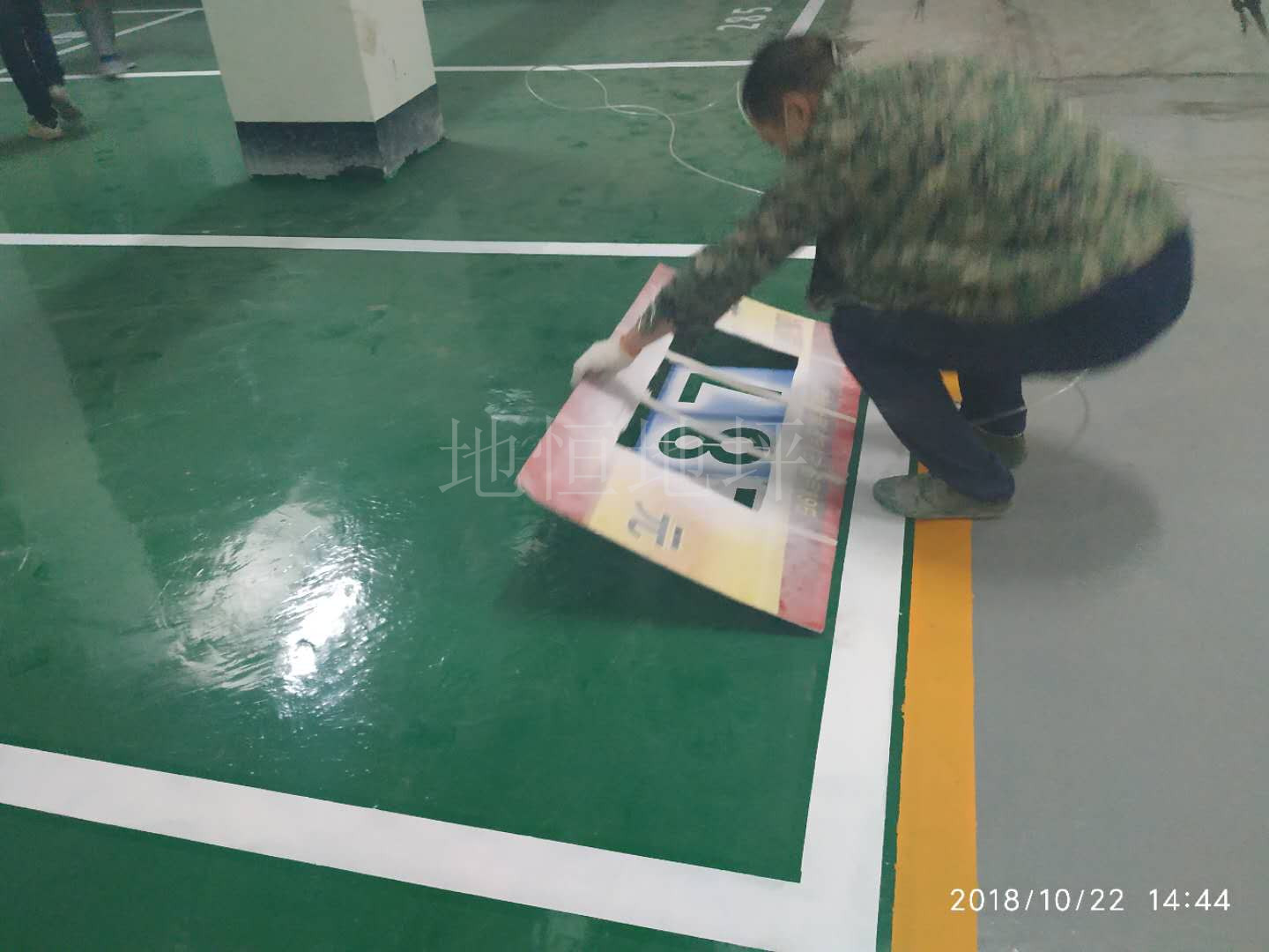 供應(yīng)白色地坪標(biāo)線施工 白色地坪標(biāo)線多少一桶 白色地坪標(biāo)線寬度 白色地坪標(biāo)線漆
