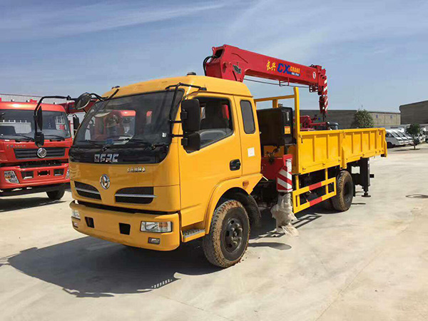 東風(fēng)多利卡4.8米隨車吊 東風(fēng)多利卡4.8米隨車吊生產(chǎn)廠家價(jià)格