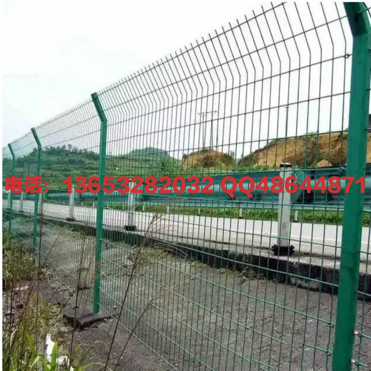 公路護欄網(wǎng) 圍欄網(wǎng) 高速公路護欄網(wǎng)