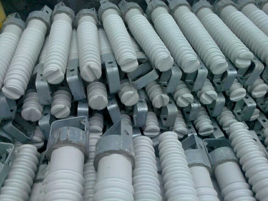 瓷橫擔(dān)絕緣子廠家