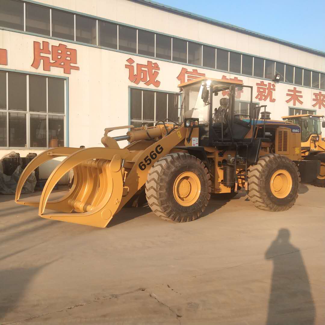 夾木機50裝載機載載重量大、張合力大、馬力強勁