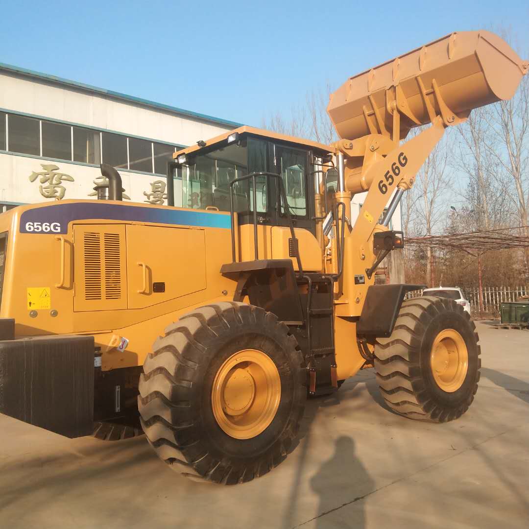 50裝載機鏟車制造榮裝機械馬力大、載重量大