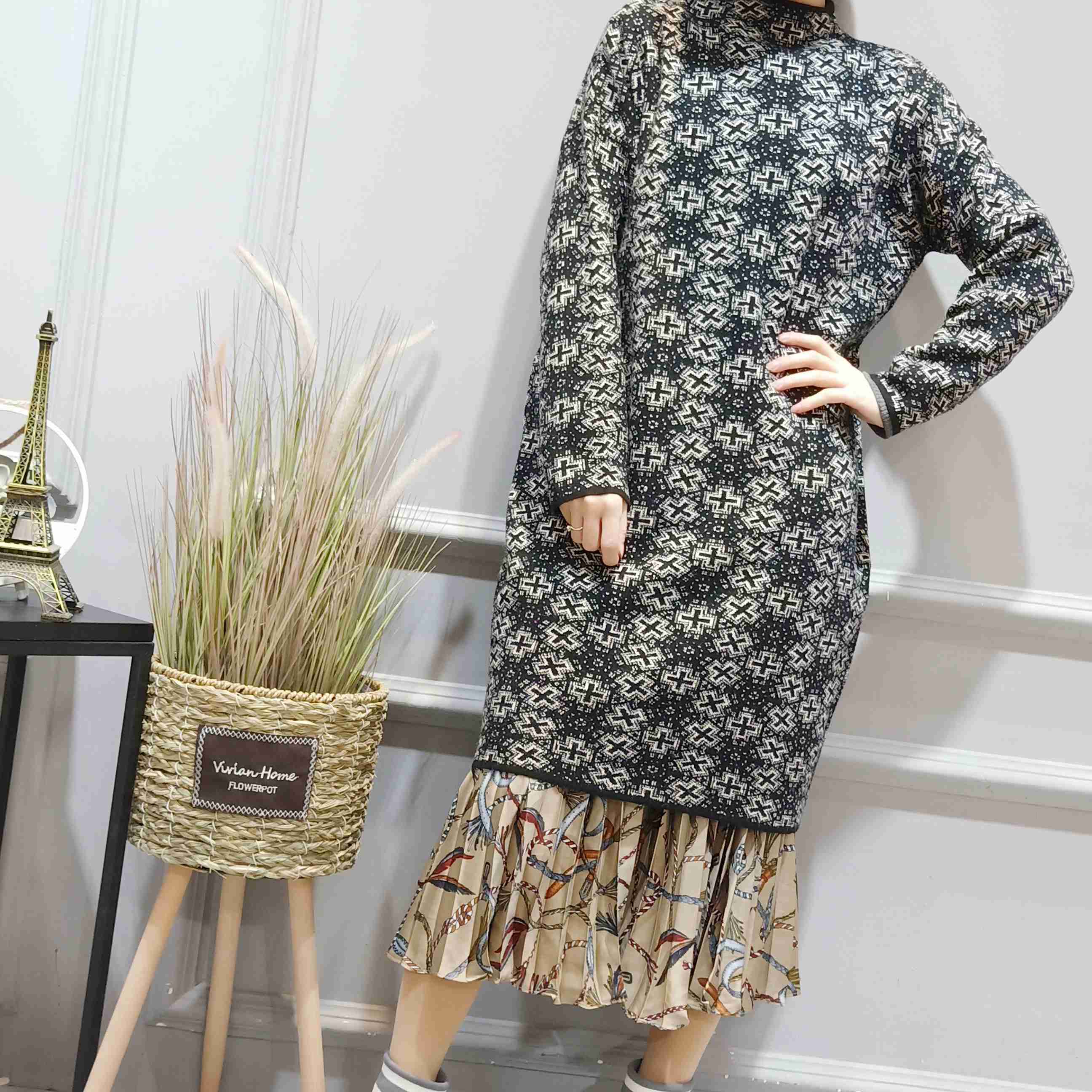 女裝折扣店卡嘉妮羊毛連衣裙貨源