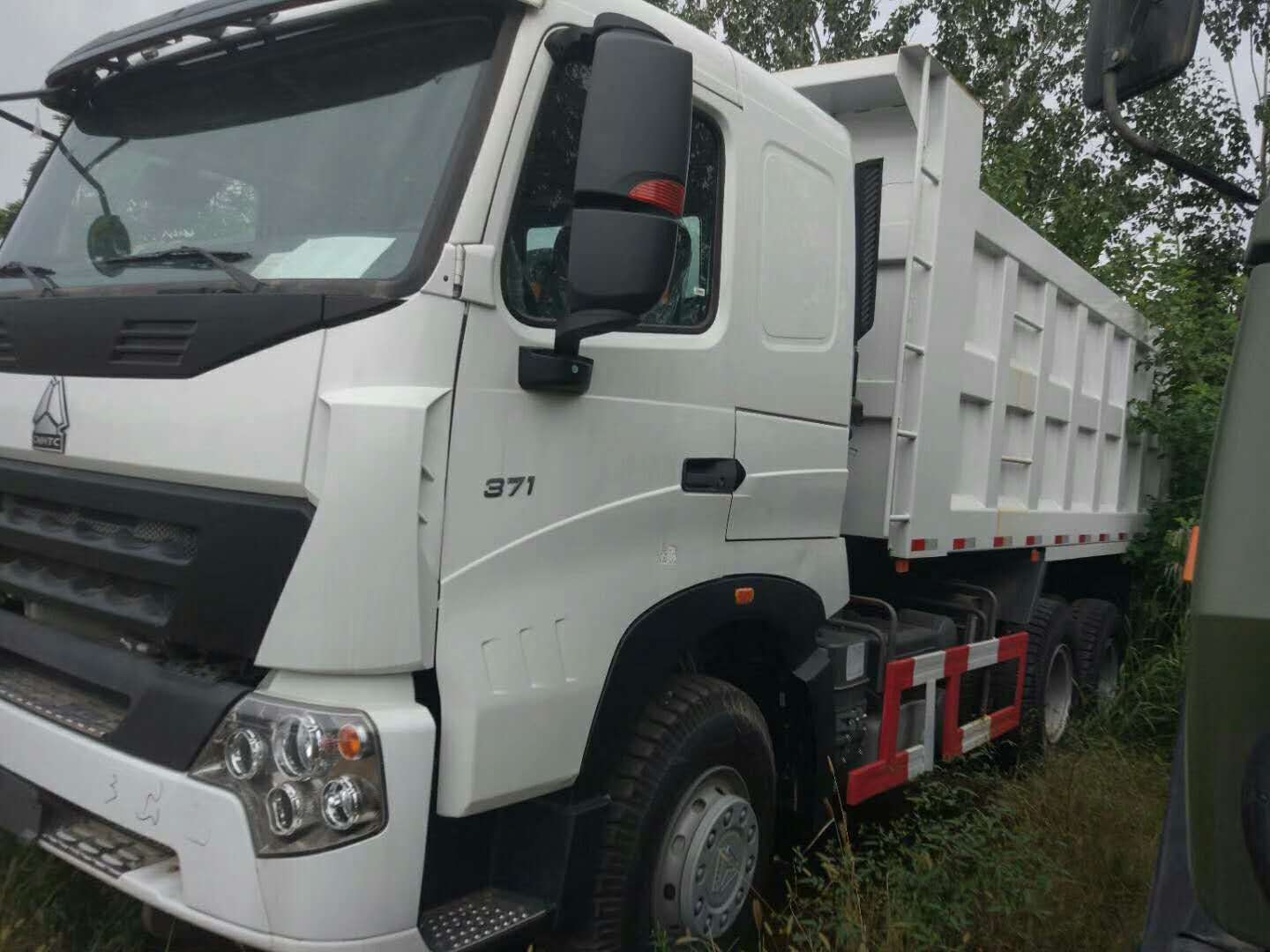 國(guó)二自用出口自卸車