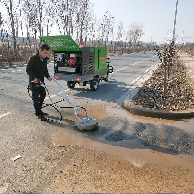 環(huán)衛(wèi)護欄小型熱水沖洗車  人行道高溫高壓沖洗車