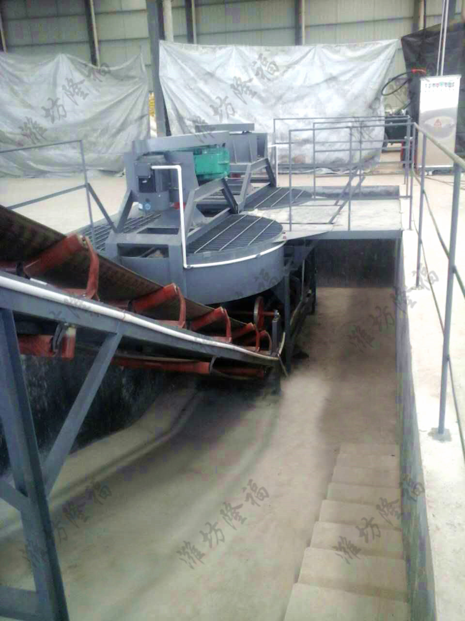 2019年新型環(huán)保、經(jīng)久耐用立式攪拌機(jī)