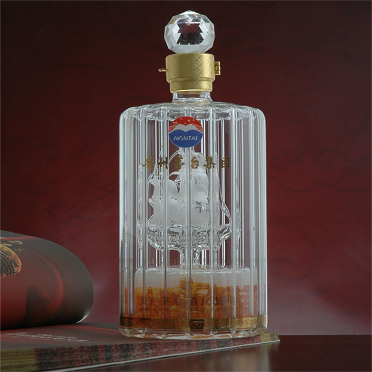 定制白酒瓶廠家生產(chǎn)內(nèi)置帆船玻璃工藝酒瓶