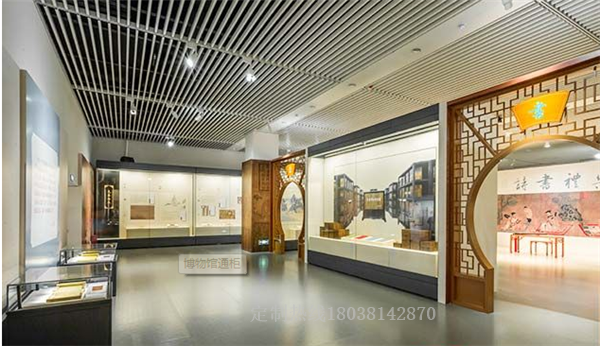 龍?zhí)┱构駨S家絲綢博物館展示柜定制廠家收藏品展覽展示柜古董展示柜設(shè)計加工