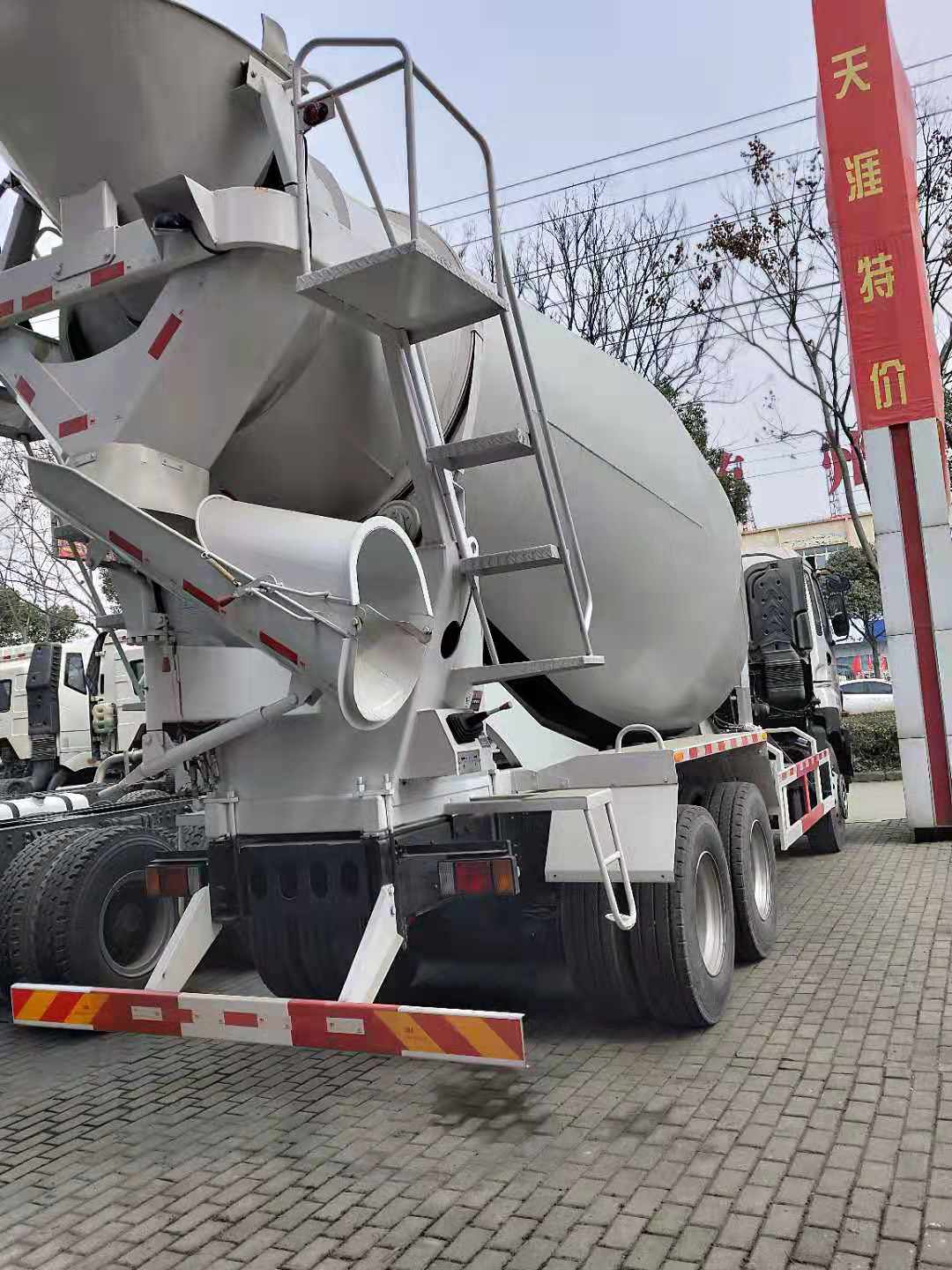 五十鈴12方攪拌車庫(kù)存積壓*處理