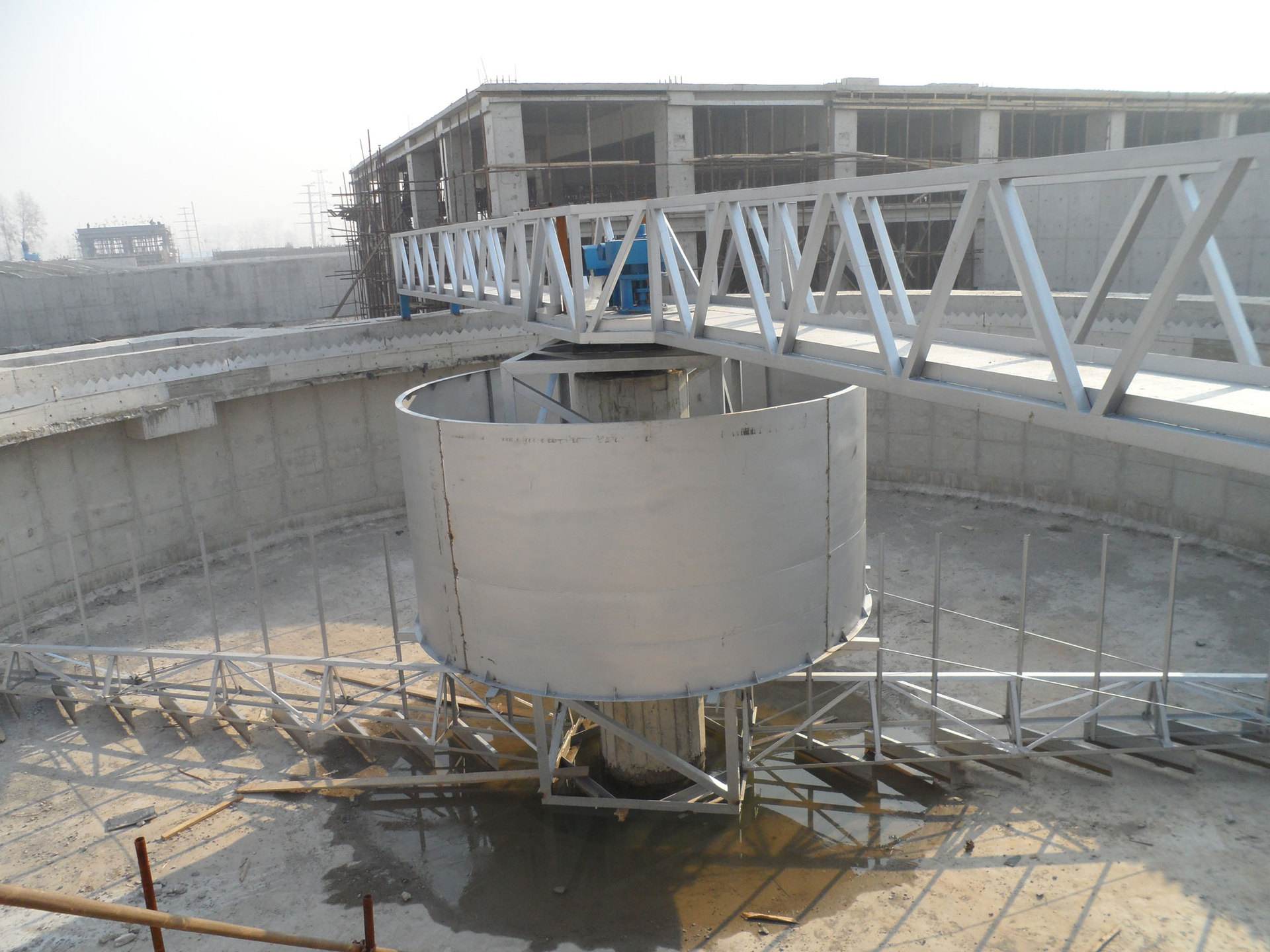 廠家供應(yīng) 中心傳動刮吸泥機(jī)參數(shù)及報價   星寶環(huán)保