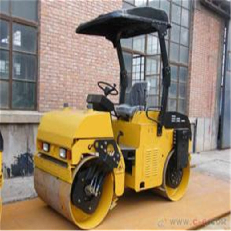 供應(yīng)3噸壓路機  2噸壓路機現(xiàn)貨