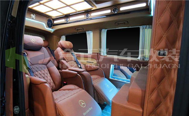 西安奔馳威霆內(nèi)飾合正改裝 移動(dòng)的總裁辦公室