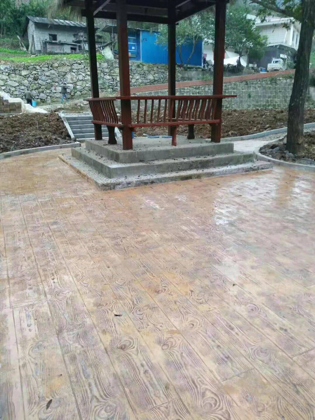 洛陽(yáng)水泥壓花地坪材料多少錢(qián)  水泥壓花地坪工程技術(shù)廠(chǎng)家