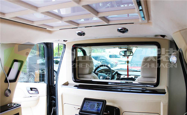 西安凱迪拉克凱雷德內(nèi)飾合正改裝盡顯溫柔祥和之美