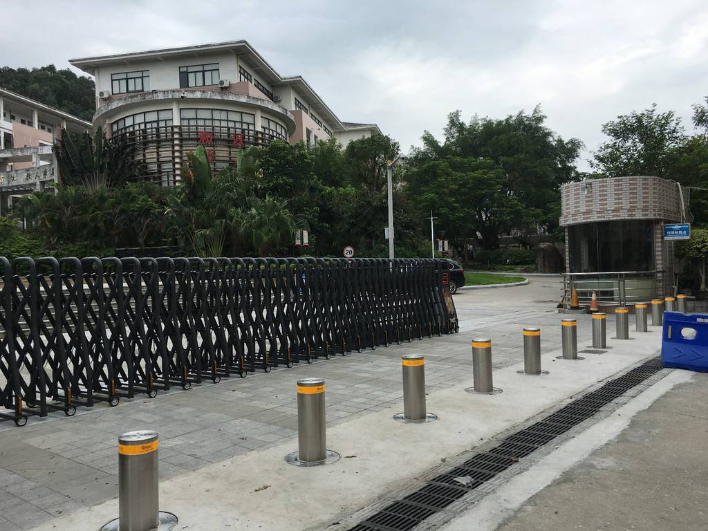 廠家安裝無軌伸縮門，電動(dòng)伸縮門，伸縮門安裝維修