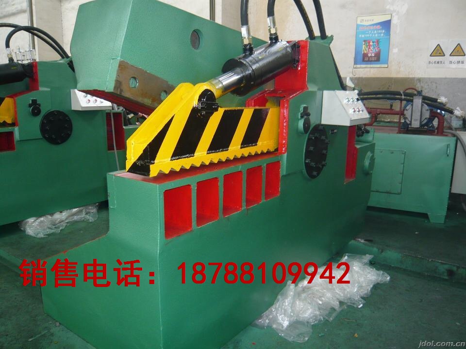 云南昆明800mm刀口鱷魚剪切機、廢鐵剪切機價格便宜