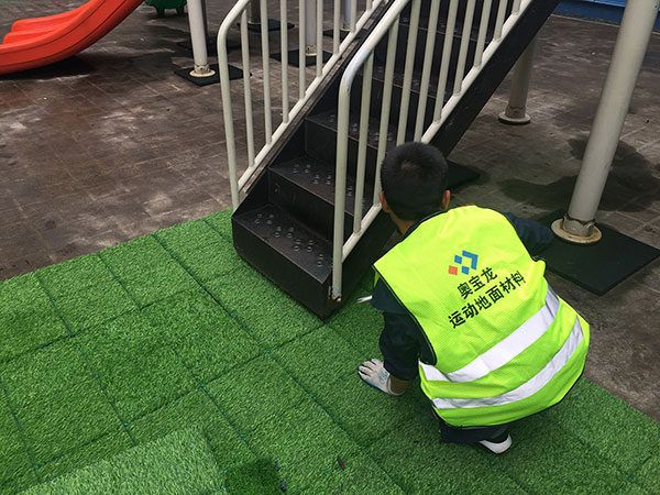 室外幼兒園可拆卸拼裝人造仿真草皮