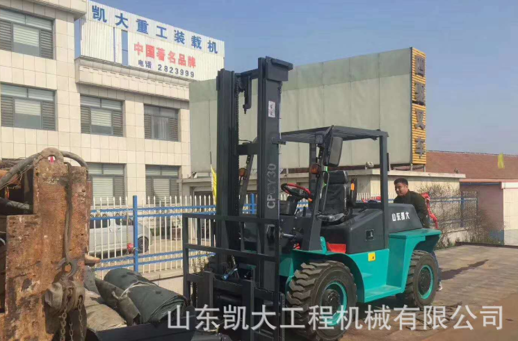 四驅(qū)越野叉車供應(yīng)商  山東四驅(qū)越野叉車報(bào)價(jià)   山東四驅(qū)越野叉車批發(fā)   山東四驅(qū)越野叉車生產(chǎn)廠家 山東 四驅(qū)越野叉車哪