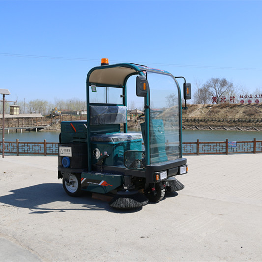 萊特新能源掃地車 電動(dòng)掃地車哪里有賣的？山東萊特電動(dòng)掃地車廠家值得推廣