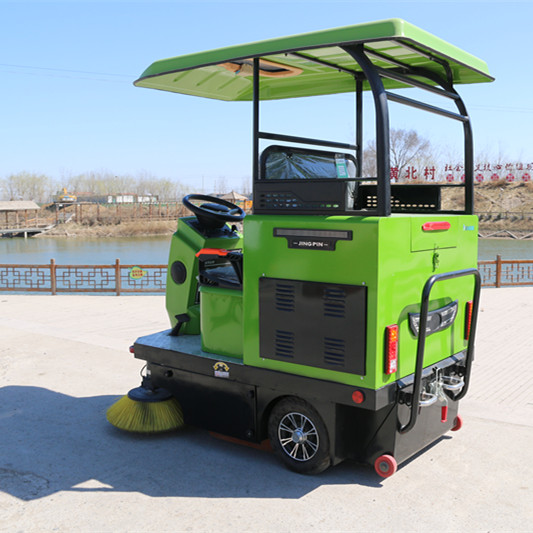 電動(dòng)掃地車 電動(dòng)清掃車價(jià)格 山東萊特廠家生產(chǎn)研發(fā)質(zhì)優(yōu)價(jià)廉 駕駛式電動(dòng)掃地車