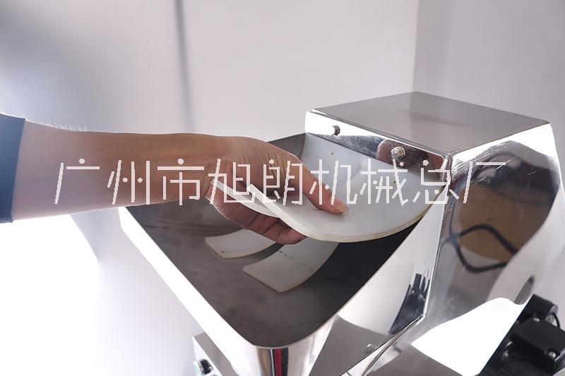 信陽不銹鋼碎骨機(jī) 羊骨粗碎機(jī)