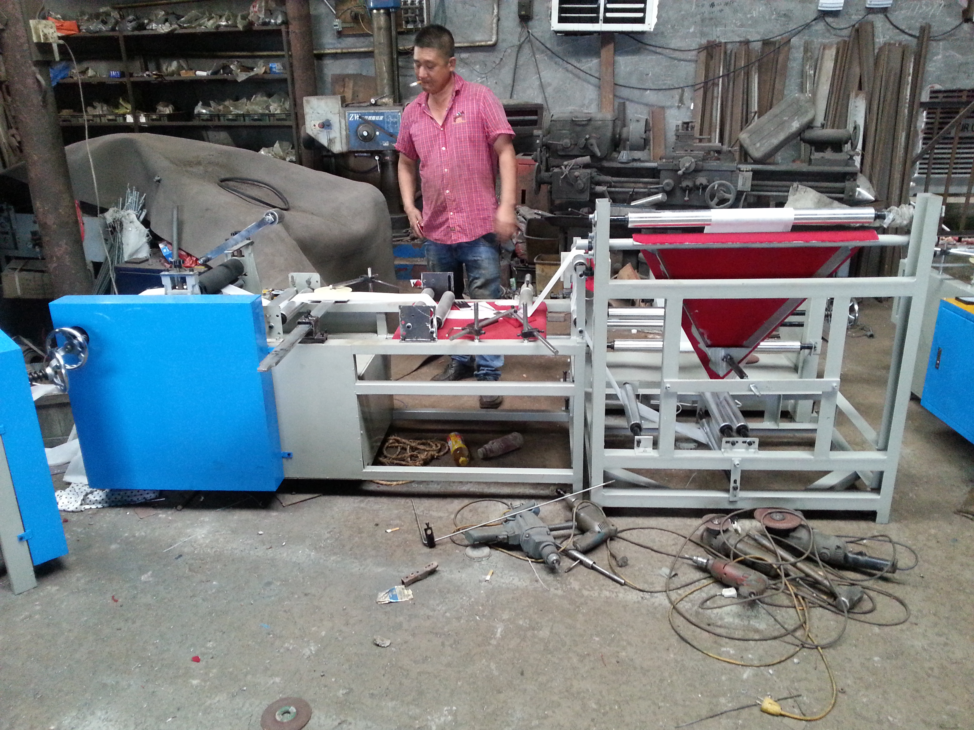 POF膜高速雙折平式折邊機(jī)  高速雙折平式折邊機(jī)
