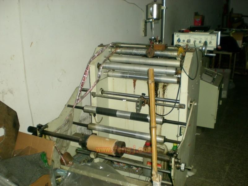 全自動(dòng)高速滾壓中封制袋機(jī)  自動(dòng)高速滾壓中封制袋機(jī)