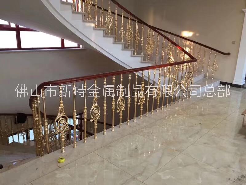 黑龍江別墅銅藝樓梯扶手鋁藝欄桿安裝事例