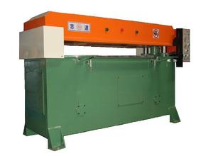 液壓平面開料設(shè)備  平面開料設(shè)備