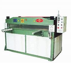 液壓平面開料設(shè)備  平面開料設(shè)備