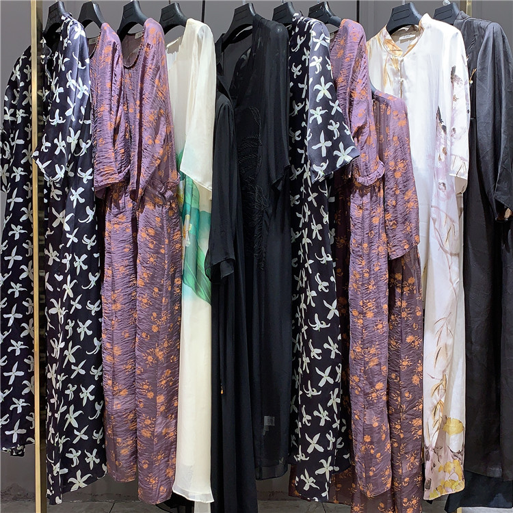 深圳原創(chuàng)設(shè)計師女裝曬谷場19夏品牌折扣女裝直播一手貨源