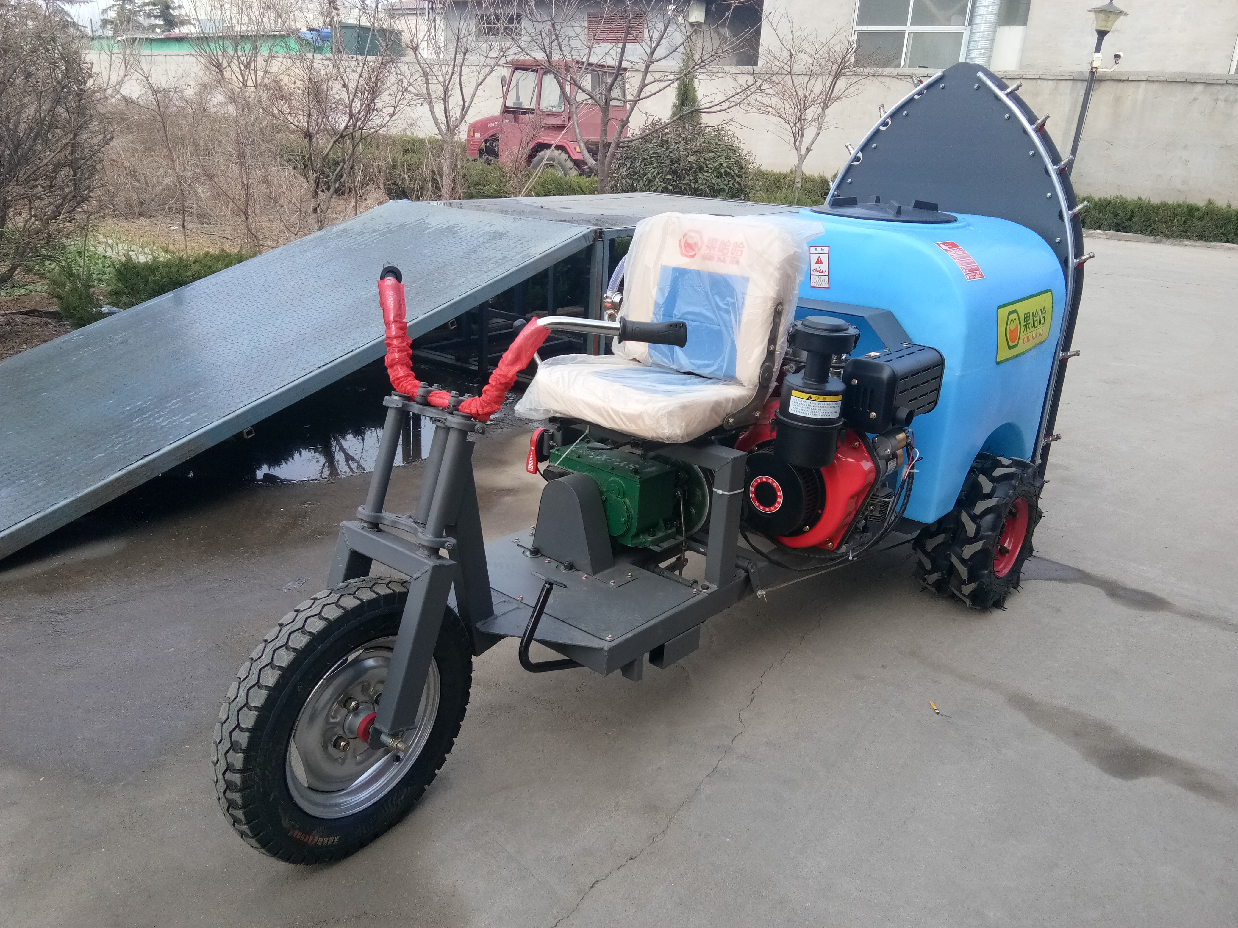 供應(yīng)果哈哈G6自走式果園打藥機(jī)廠家直銷