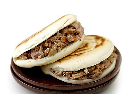 學(xué)習(xí)油炸串夾饃醬料     油炸饃怎么炸好吃    油炸饃技術(shù)培訓(xùn)