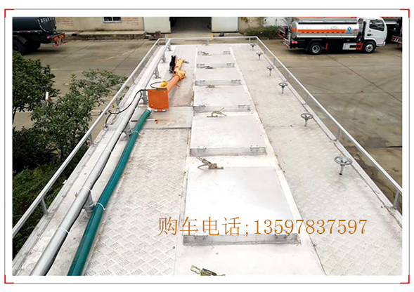 東風(fēng)*16方專(zhuān)業(yè)運(yùn)魚(yú)車(chē)  力威鮮活魚(yú)運(yùn)輸車(chē)廠(chǎng)家