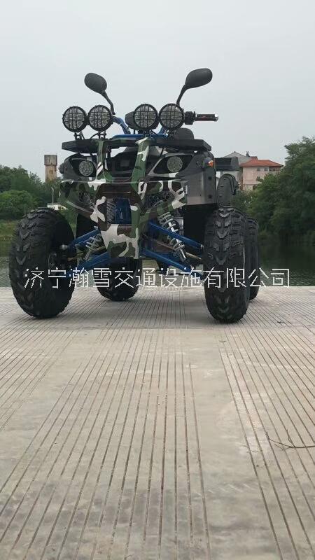 瑞士小型壓雪車廠家報價，壓雪車價格參數(shù)，冰戲園