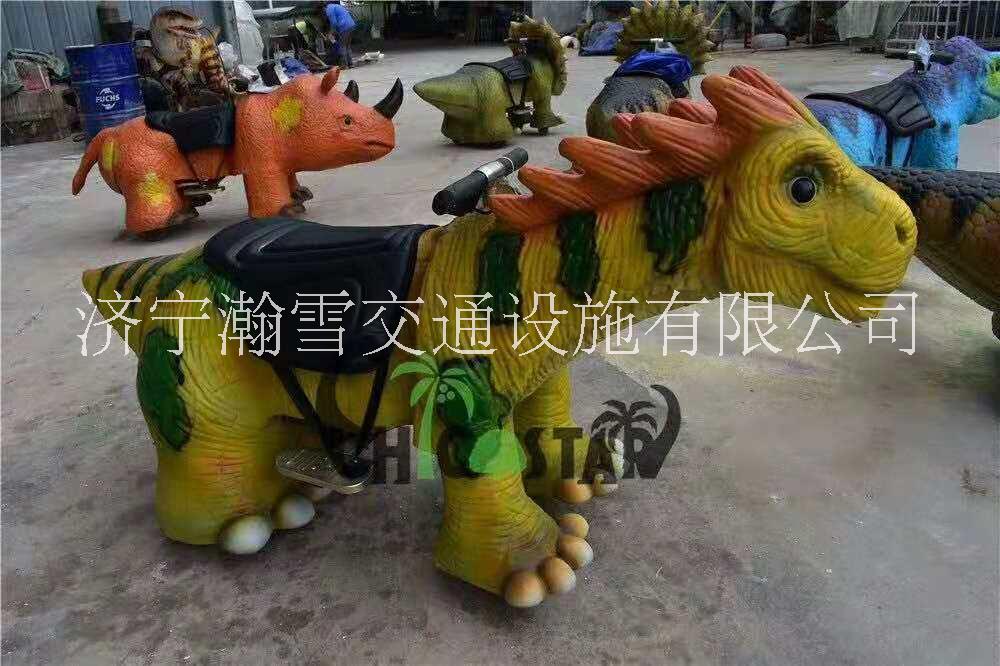 2.5米水上國(guó)產(chǎn)燒烤船產(chǎn)品價(jià)格 山東瀚雪廠家銷(xiāo)售燒烤船