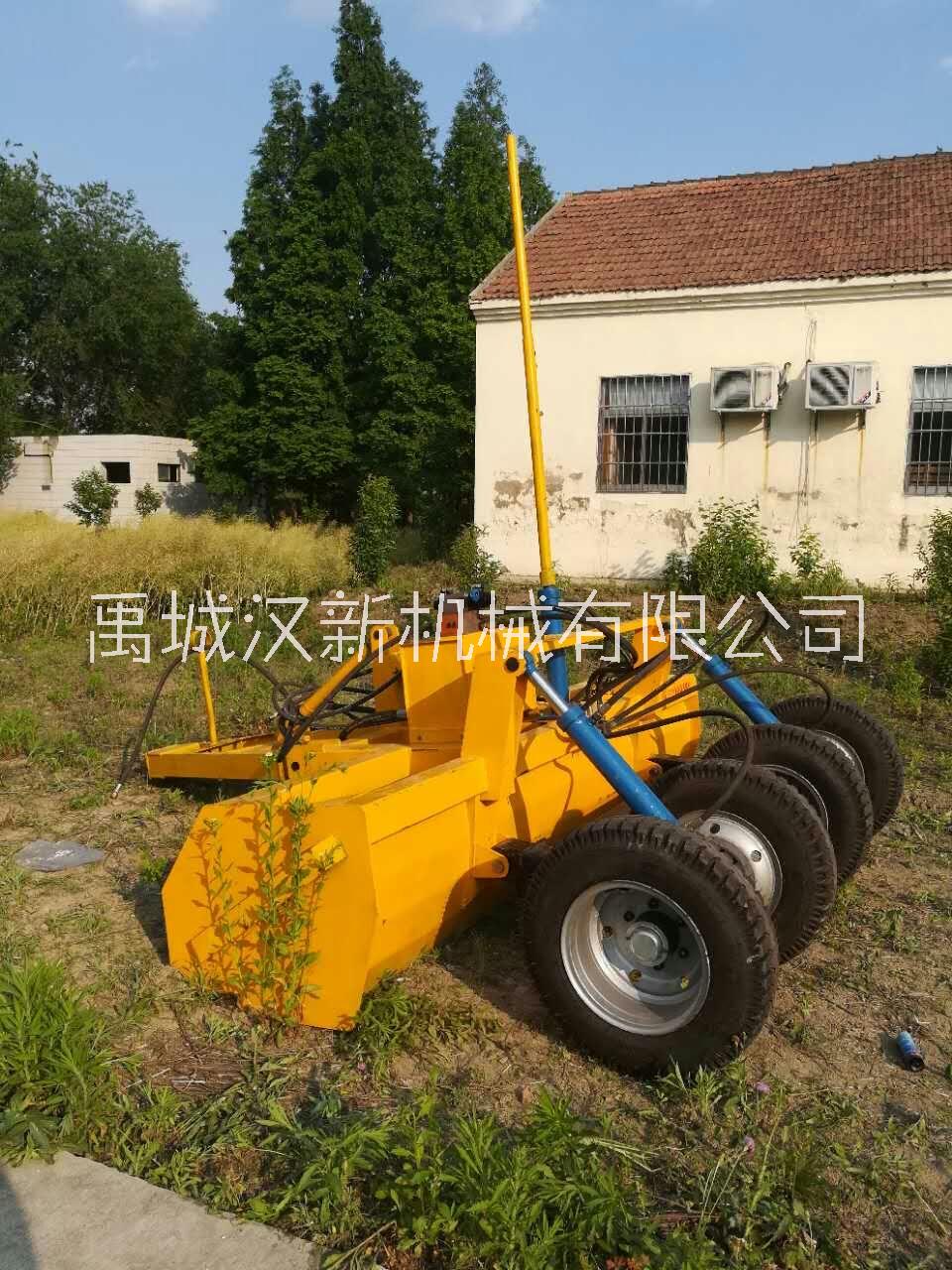 四輪拖拉機(jī)懸掛激光平地機(jī)牽引式平地農(nóng)田整平設(shè)備