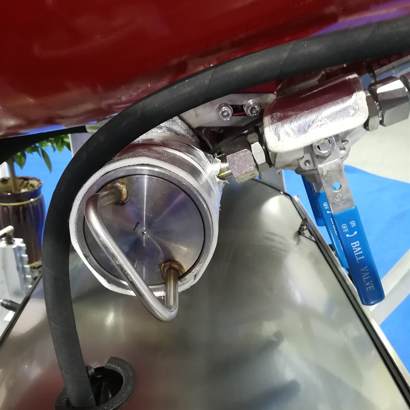 滑雪魔毯滑雪板大小型造雪機(jī)廠家供應(yīng)雪場(chǎng)設(shè)備