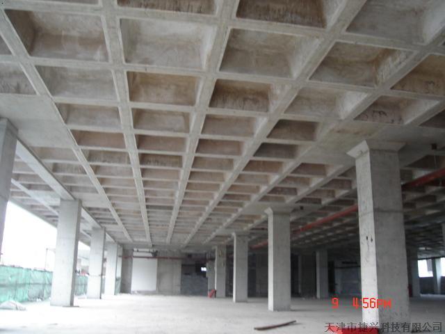 鄭州現(xiàn)澆空心密肋樓蓋一次性建筑模殼箱體