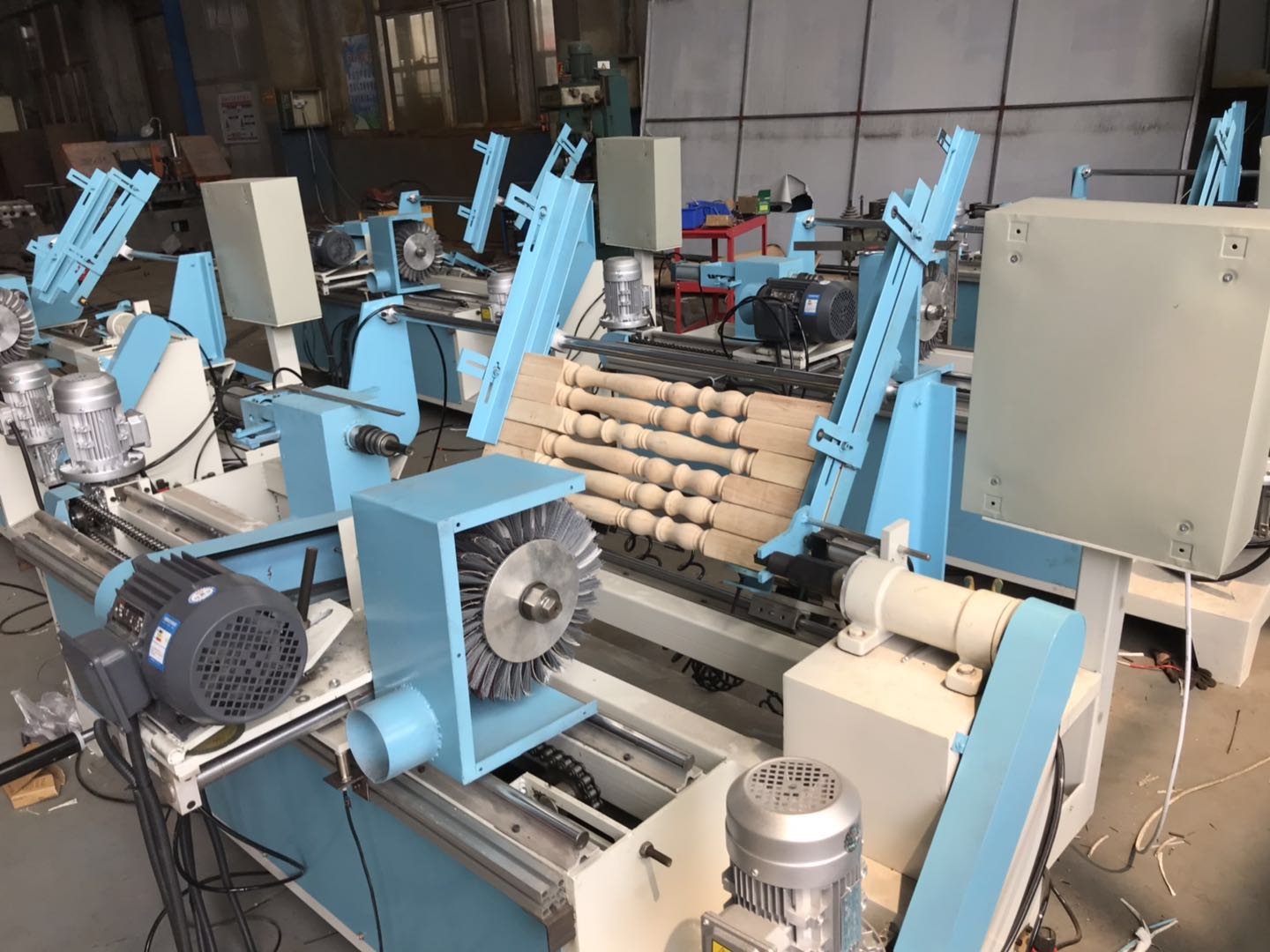 樓梯立柱自動(dòng)拋光機(jī)_-實(shí)木樓梯柱自動(dòng)打磨機(jī)