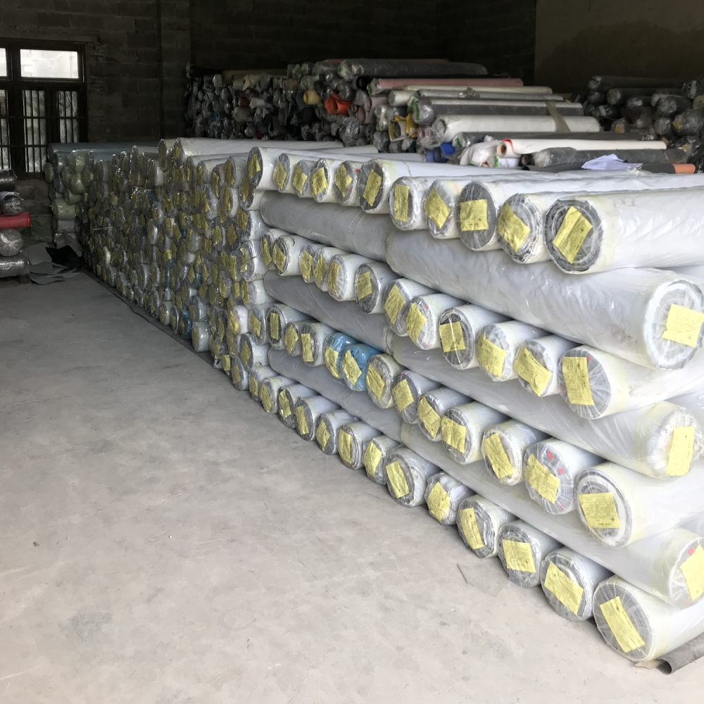 供應(yīng)黑色PU汽車座椅革 庫存現(xiàn)貨