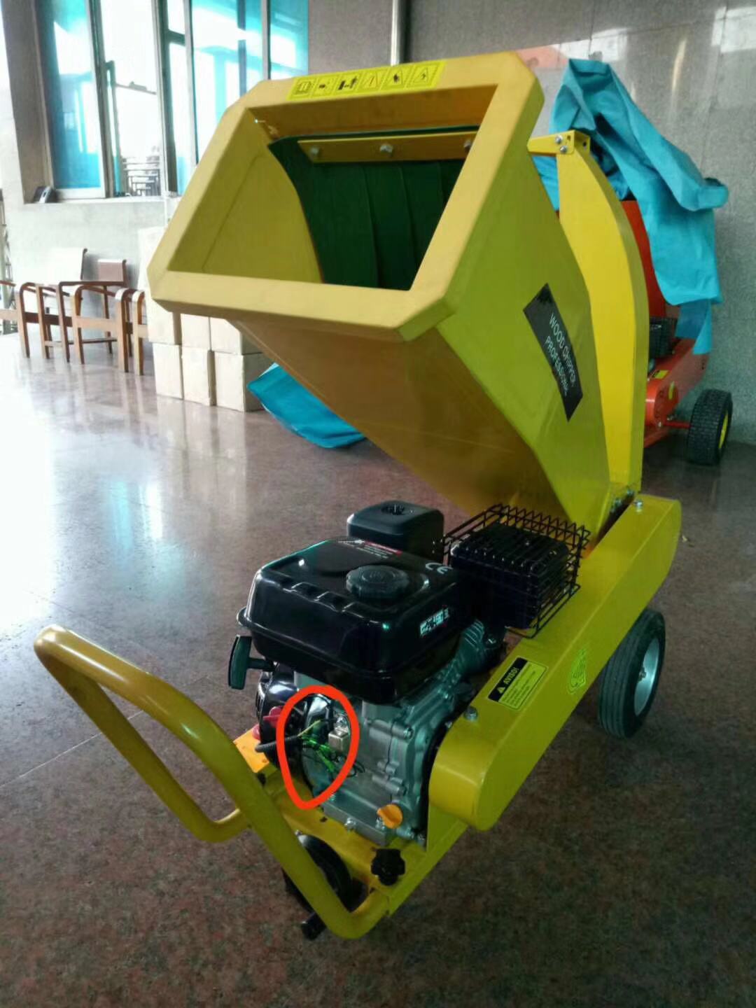小型果園臥式樹木碎木機(jī) 園林葡萄枝粉碎機(jī) 家用立式樹枝粉碎機(jī)